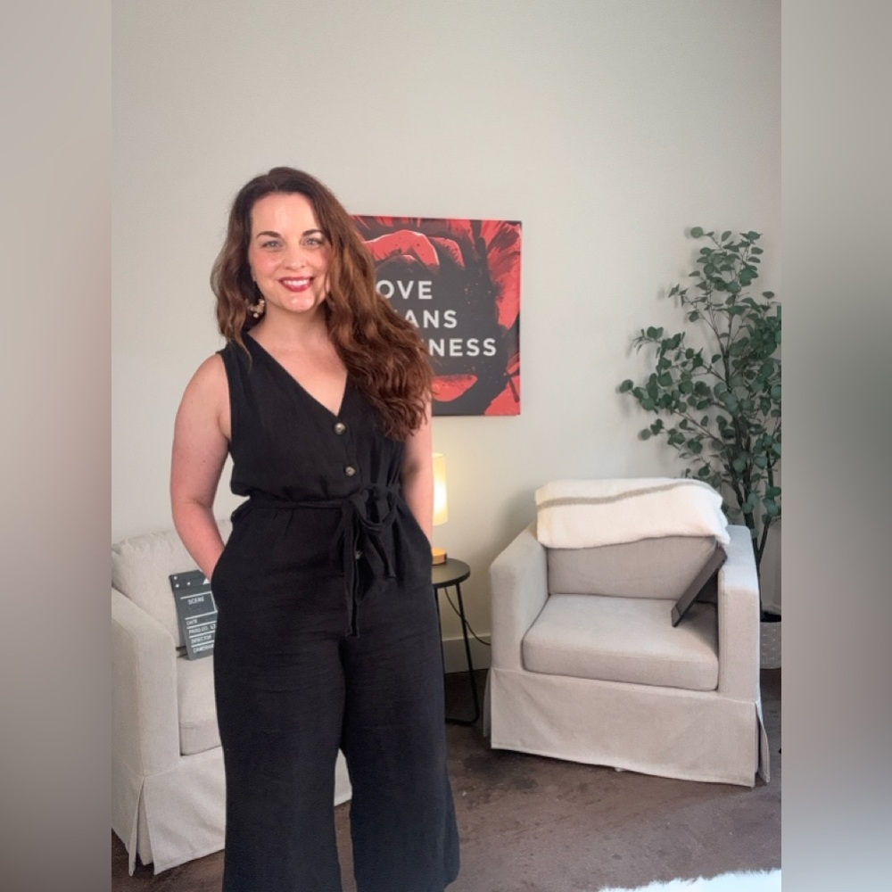 Chic Black Sleeveless Jumpsuit
